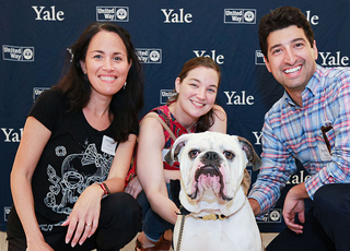 Campaign 2023, Students with Yale Bulldog.
